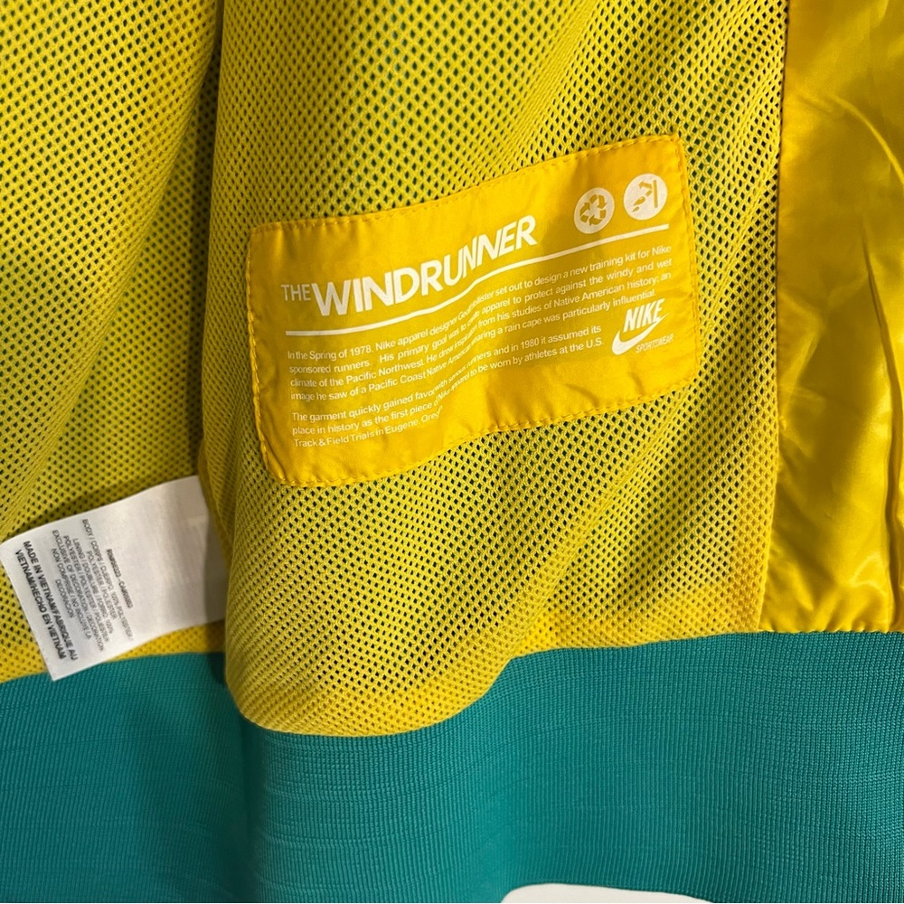 Nike Windrunner Women's Jacket - image 4